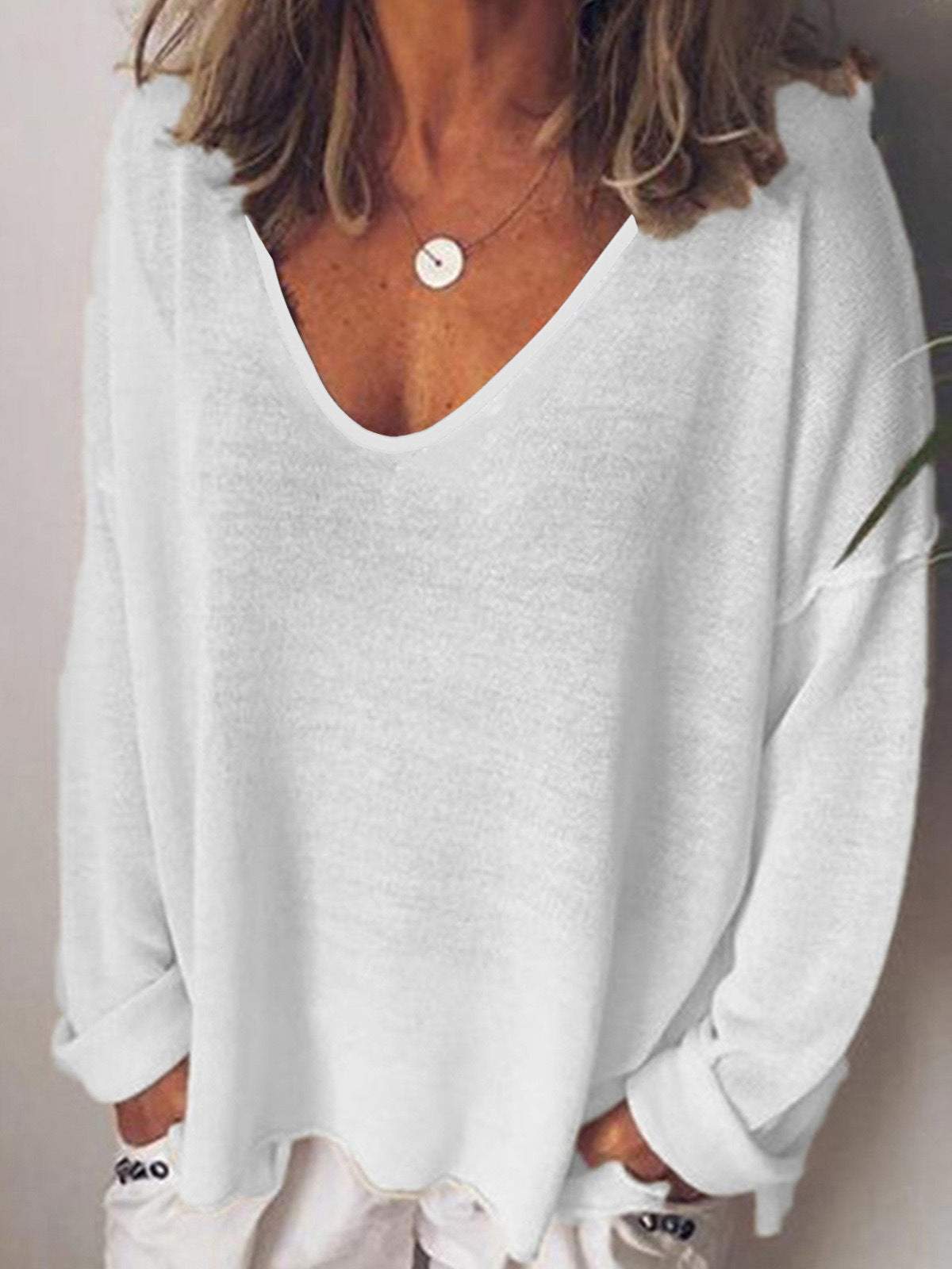 Solid color V-neck long sleeve T-shirt