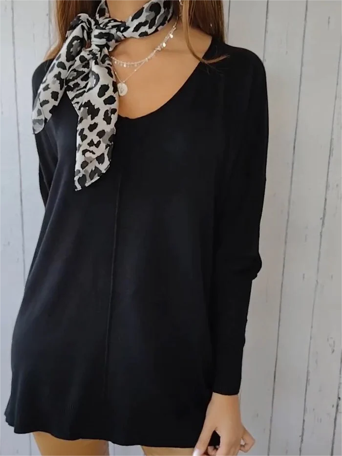 V-neck Long-sleeved Knitted Top