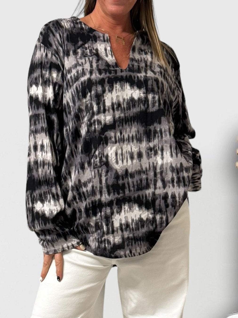 Women's Ombre Tie-Dye V-Neck Long Sleeve T-Shirt