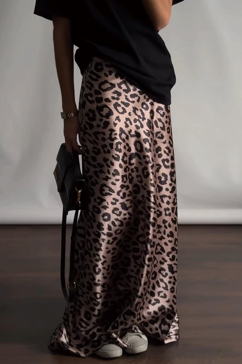 Leopard print satin skirt
