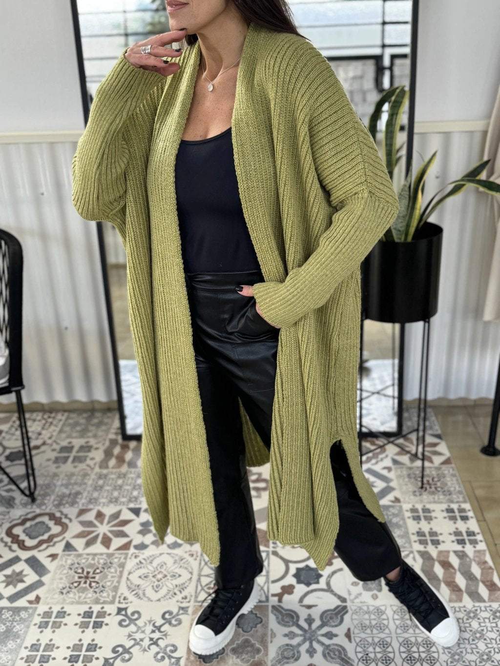 Women's V-neck Solid Color Ribbed Knitted Cardigan