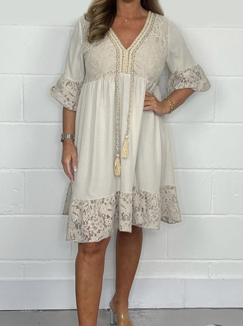 V-neck lace patchwork dress