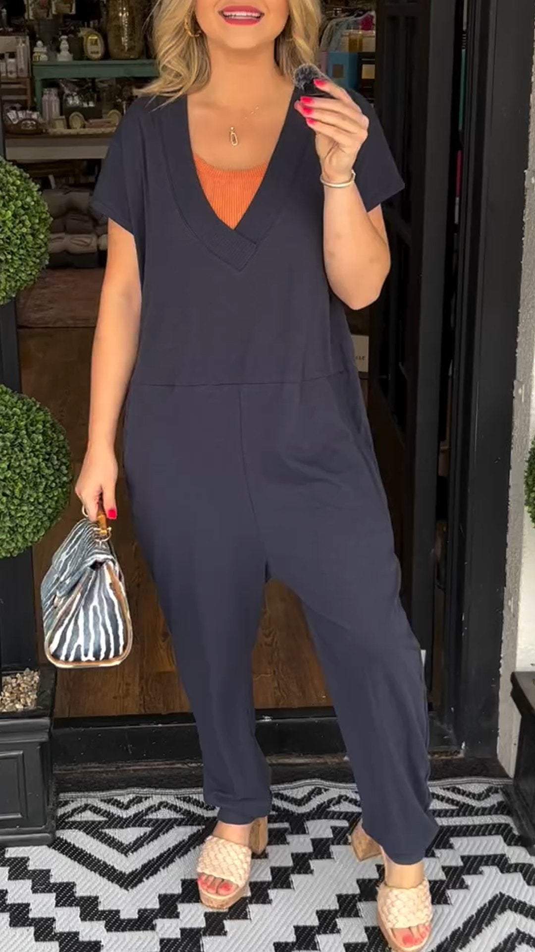 V-neck Short-sleeved Casual Jumpsuit