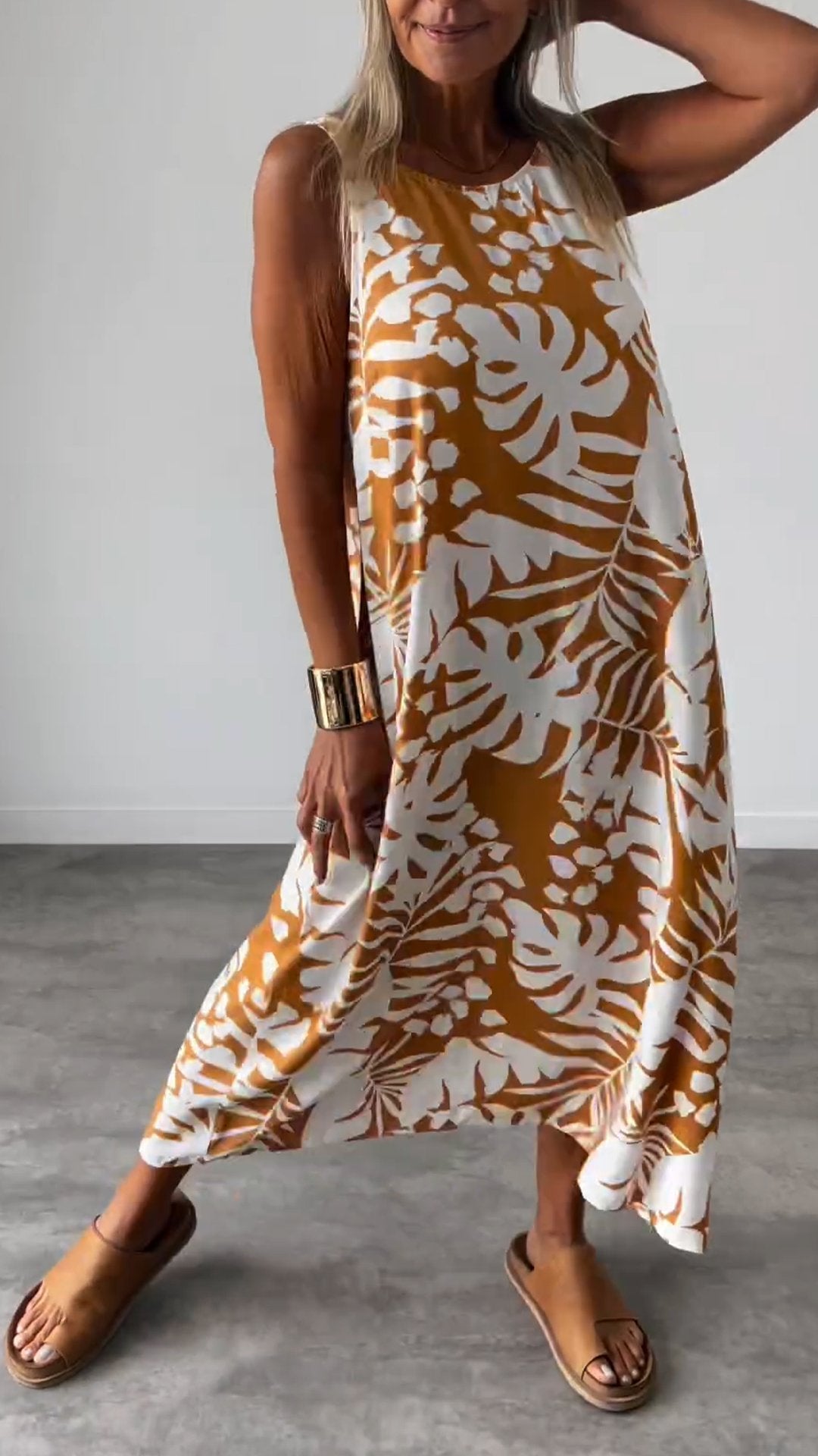 Round Neck Sleeveless Printed Dress